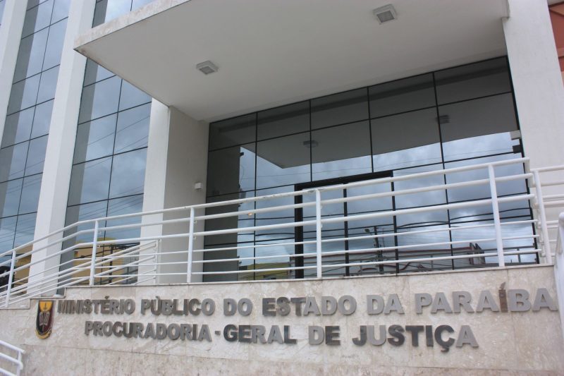 MP investiga acúmulo de cargos e favorecimento à servidora em prefeituras da Paraíba