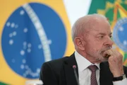 Imagem da matéria: Há 2 semanas, Lula enviou Orçamento de 2027 sem reajuste do Bolsa Família