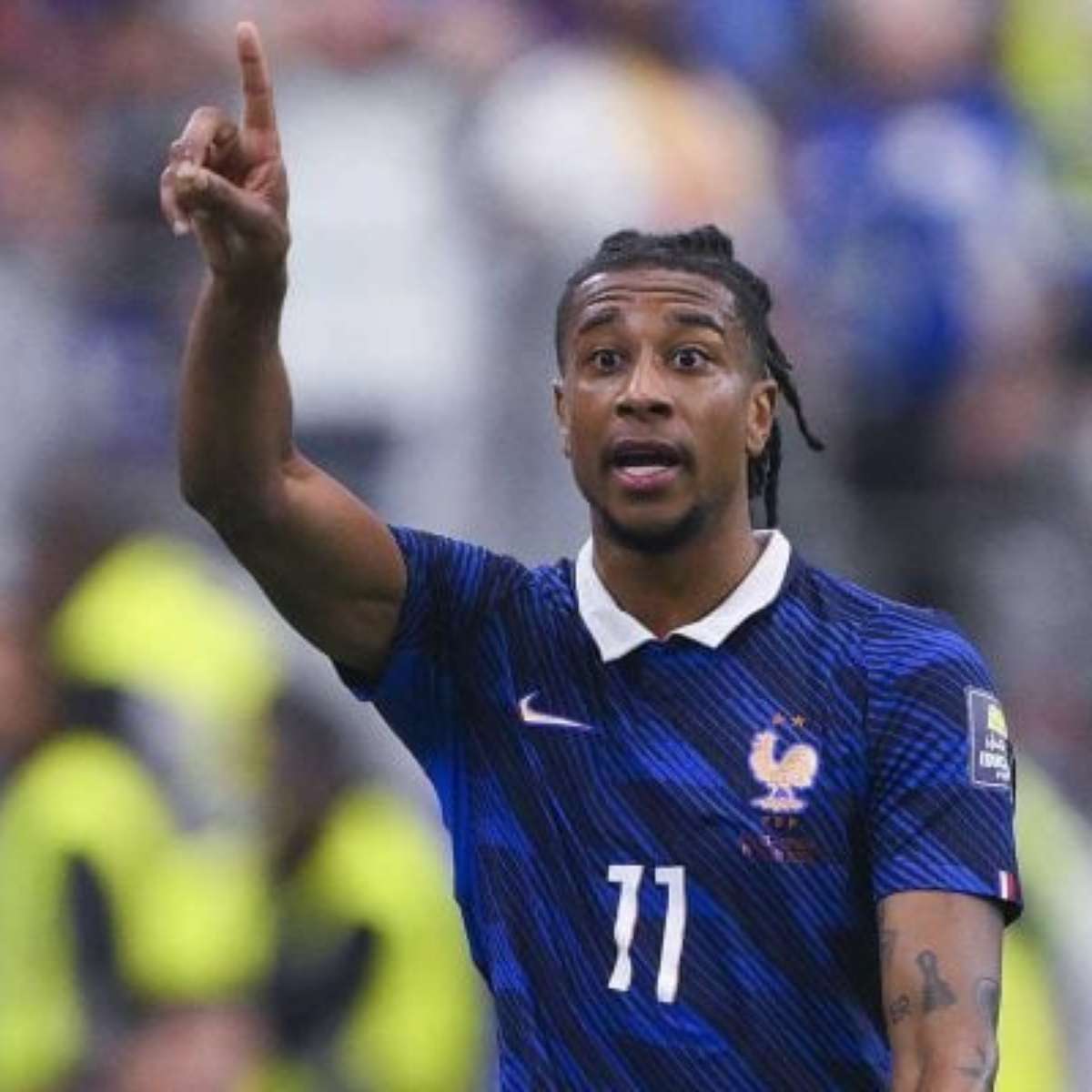 Olise sai do banco, marca golaço e França vence Bélgica na Liga das Nações