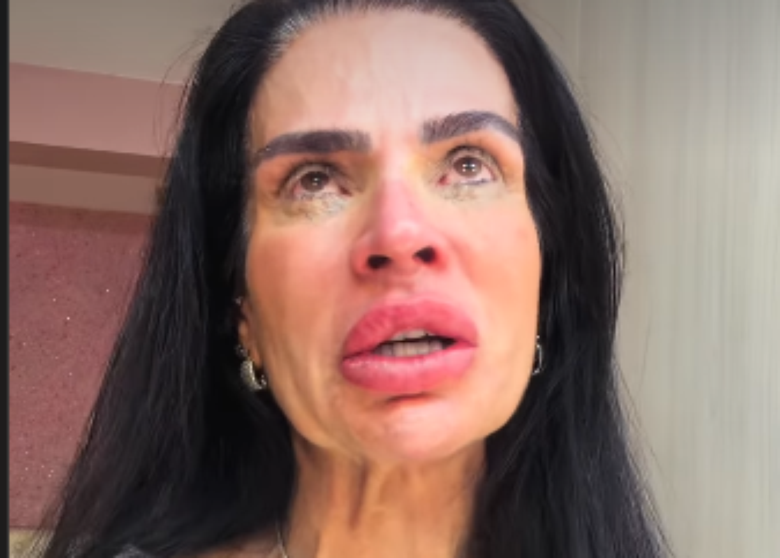 Solange Gomes chora com elimina&ccedil;&atilde;o da filha de 'A Fazenda'