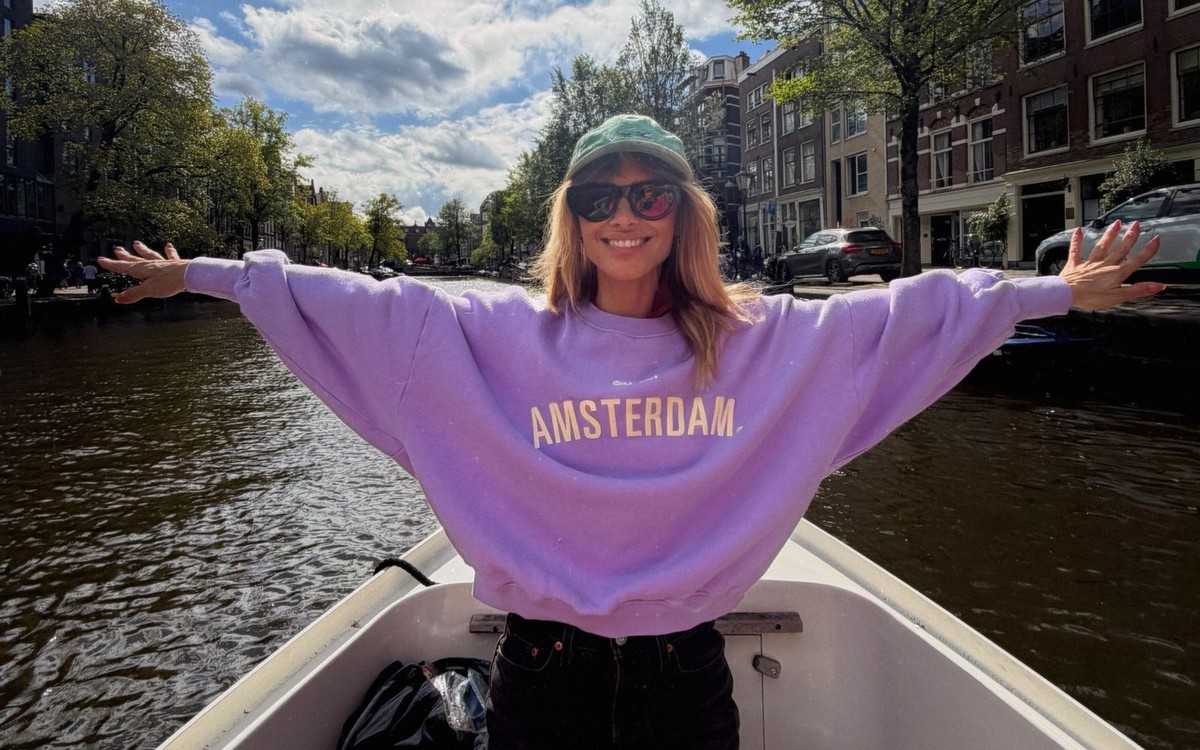 Carolina Dieckmmann comemora aniversário de 48 anos em Amsterdã: 'Sorte e gratidão'