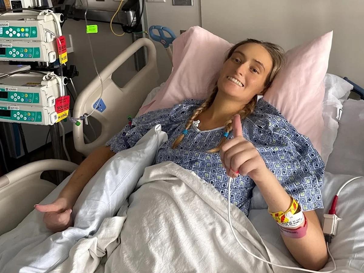 Jogadora de vôlei morre aos 20 anos meses após diagnóstico de doença rara