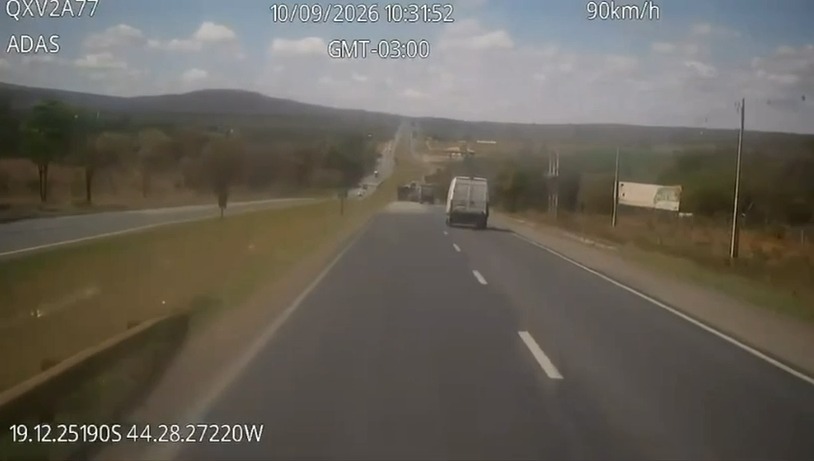 Motorista é preso suspeito de provocar tombamento de carreta de propósito na BR-040, em MG