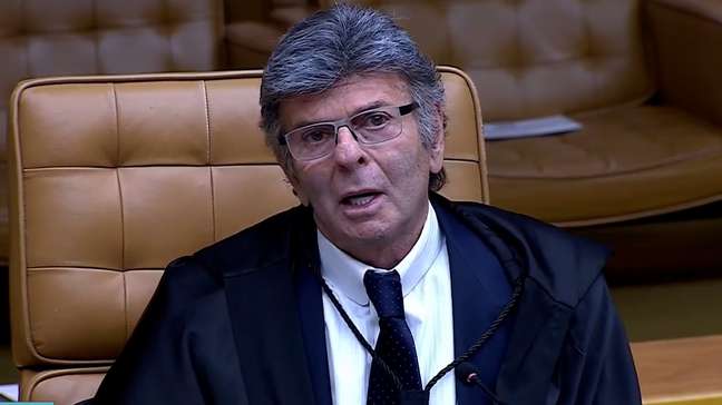 Estratégia do grupo de Moraes em focar em Fachin foi uma saída técnica para travar a votação, avaliam juristas