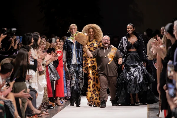Hills, Petzold 1981 e LAGO celebram moda brasiliense no Metrópoles Catwalk