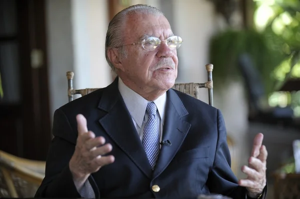 Sarney tem quadro estável e médicos preveem alta nos próximos dias