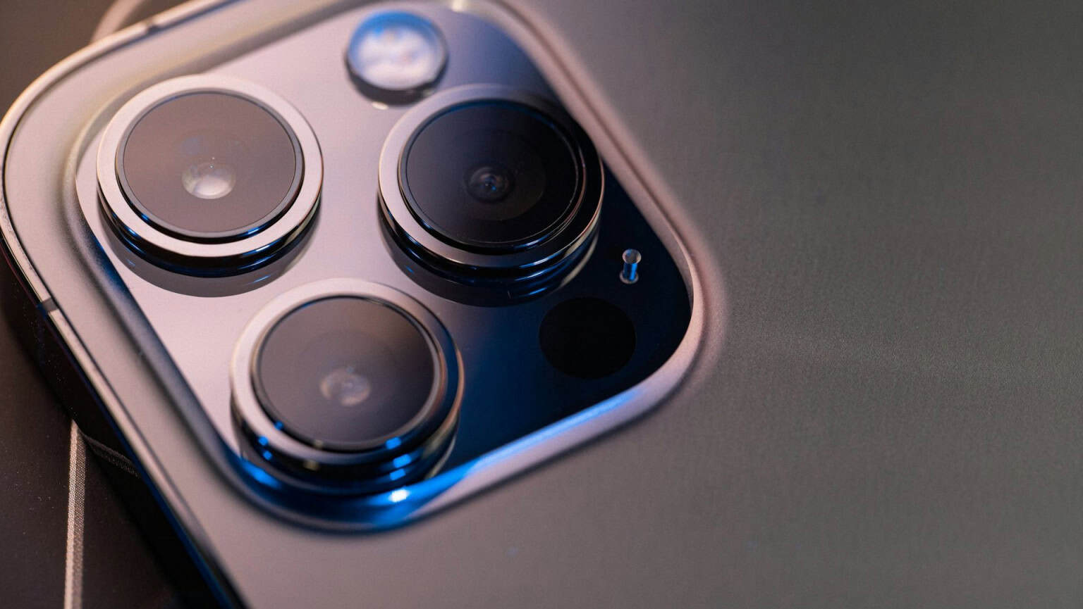 Pesquisa revela por que consumidor quer trocar de celular, mas escolhe o próximo pelo preço