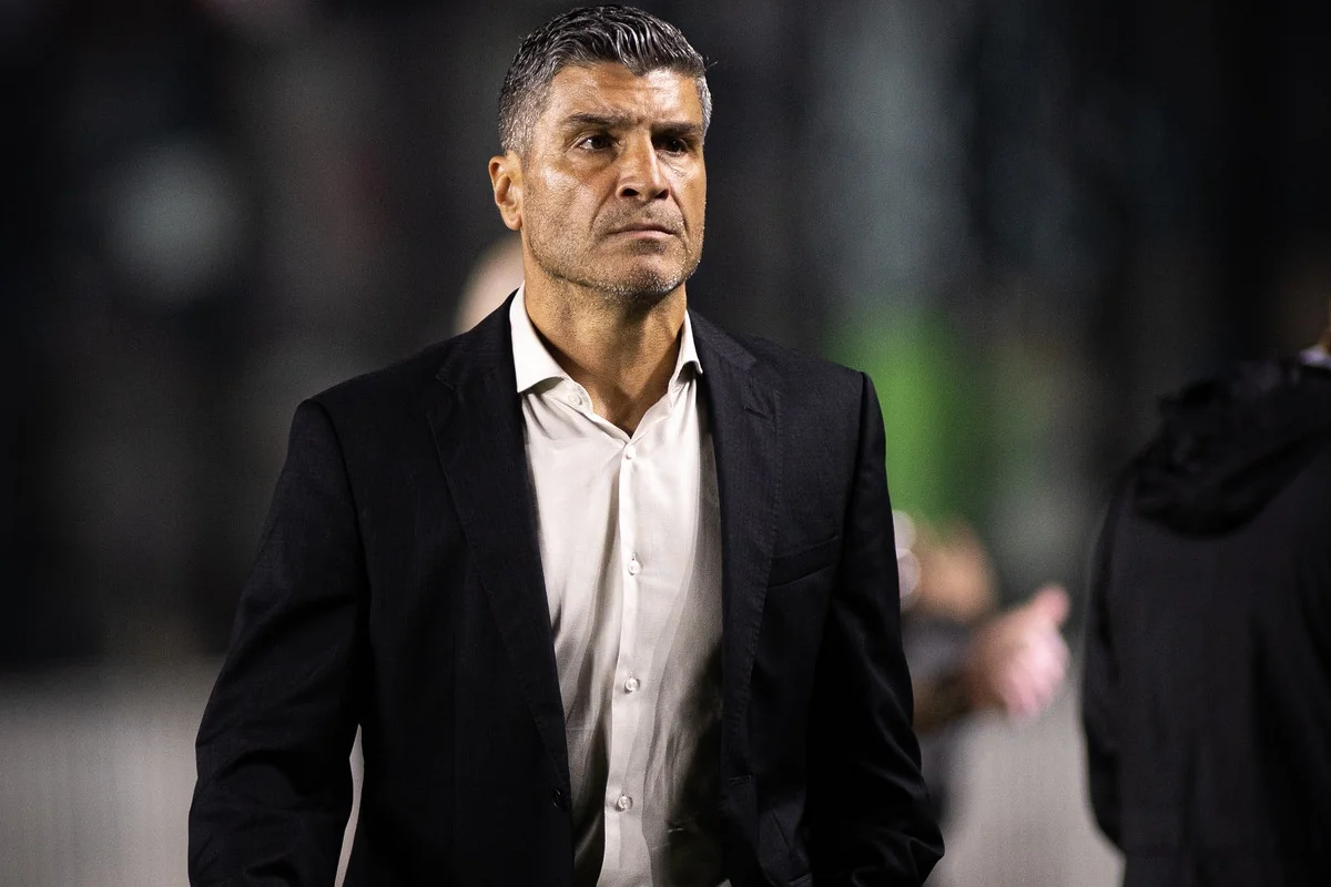 Com sete mudanças, Vasco está escalado para jogo decisivo contra o Santa Fe