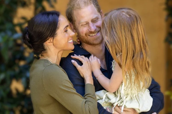 Após mudança, Meghan é vista em pub no Reino Unido com Ellen DeGeneres