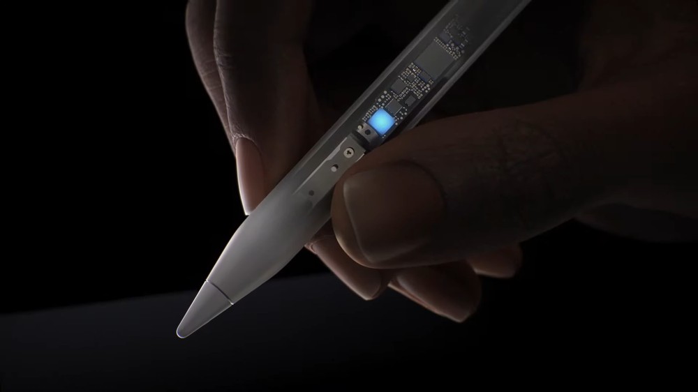 Suporte à Apple Pencil no iPhone Duo amplia as possibilidades da tela interna, oferecendo mais precisão e conforto para escrever, desenhar e editar documentos — Foto: Divulgação/Apple