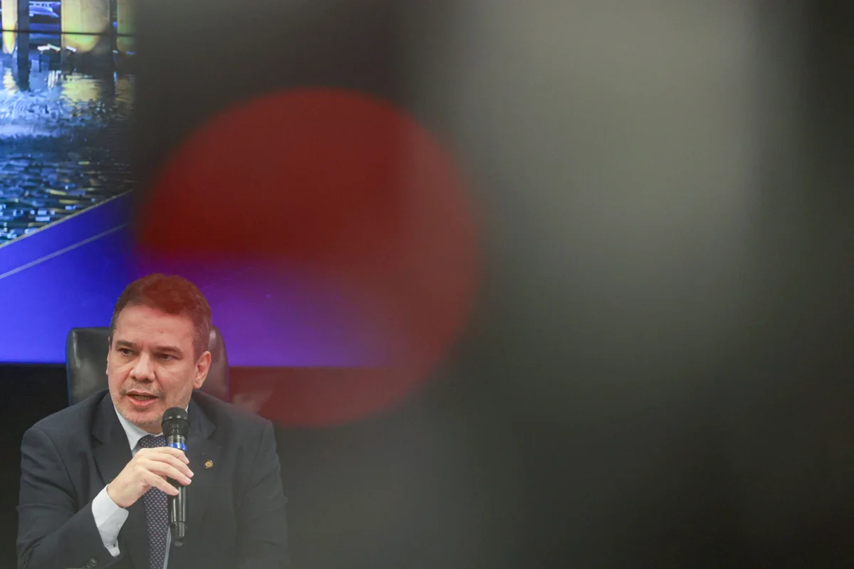 Conhecido como "O Breve", ministro de Lula tem novo apelido na crise do STF