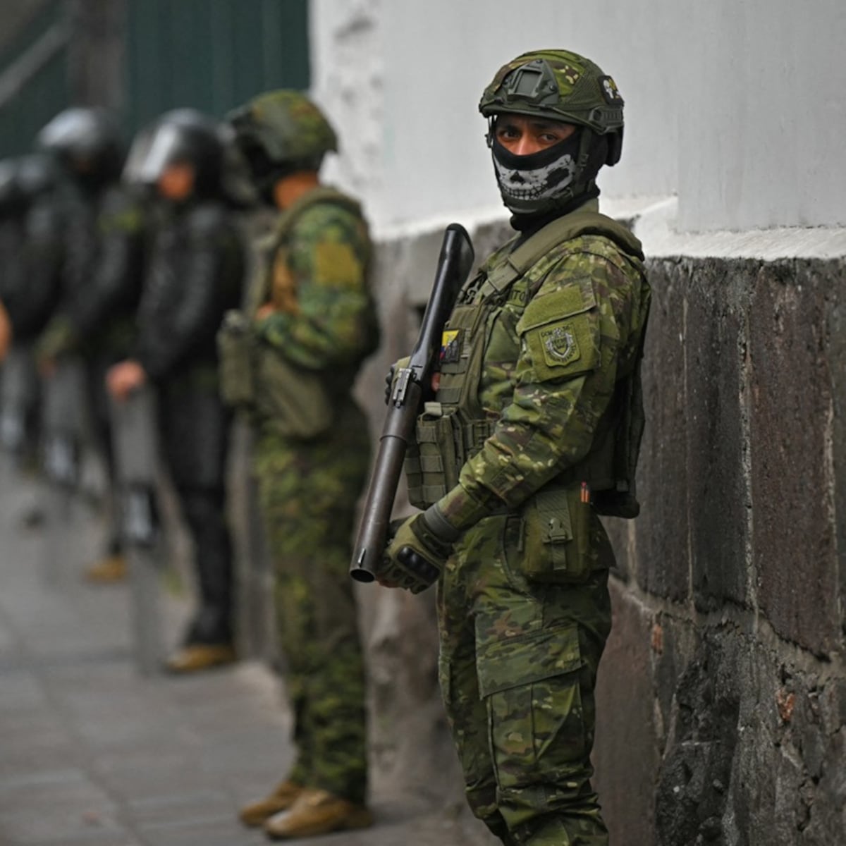 Noboa decreta nuevo estado de excepción y oficializa toque de queda nocturno en Ecuador