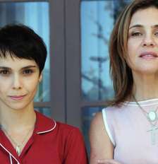 Nina (Débora Falabella) e Carminha (Adriana Esteves) de 'Avenida Brasil' Foto: (Divulgação: Globo) / Contigo