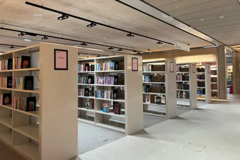 A Culture House abre com uma biblioteca e um espaço de artes