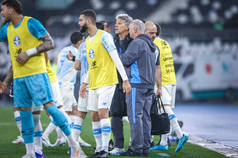 Renato Gaúcho pede ao torcedor do Grêmio: "É proibido vaiar"