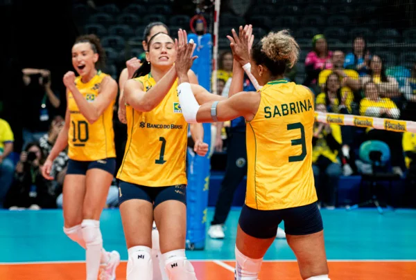 Brasil encerra participação no Sul-Americano de Vôlei neste final de semana - destaque galeria