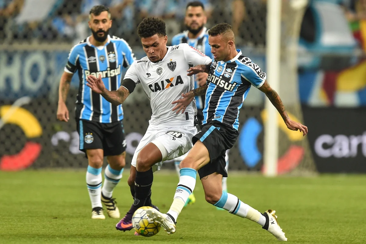 Semifinalistas, Atlético-MG e Grêmio decidiram Copa do Brasil há 10 anos