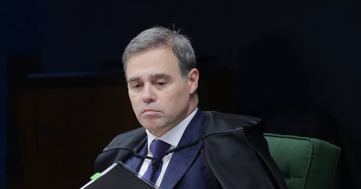 STF libera documentos que citam Flávio Bolsonaro, Jaques Wagner e Cláudio Castro