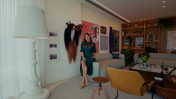 Flávia Alessandra abre apartamento brasileiríssimo no Rio de Janeiro