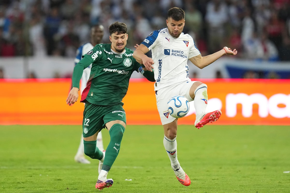 Palmeiras se acovarda, leva virada da LDU, mas se classifica nos pênaltis graças a Carlos Miguel