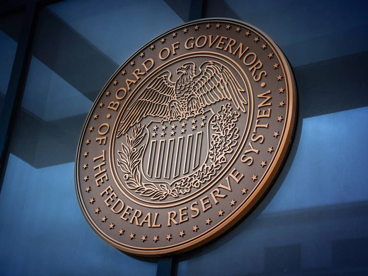 Para analistas, comunicado do Fed indica mais uma alta dos juros em 2026