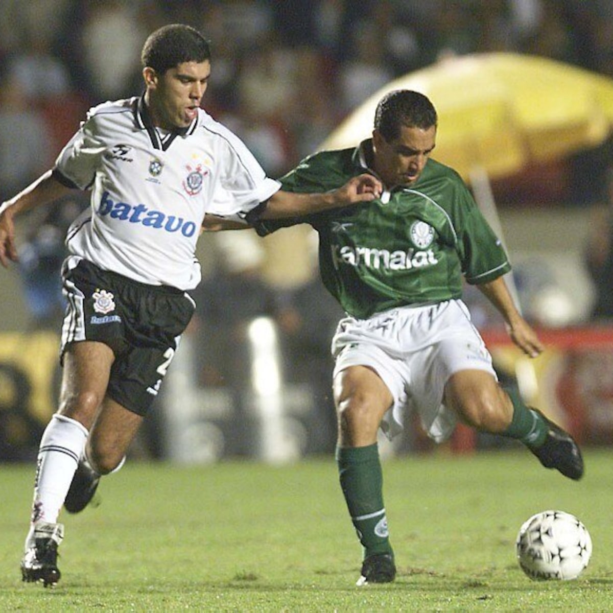 Da indústria às bets: como a economia mudou os patrocinadores do futebol brasileiro