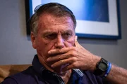 STM avança em processo que pode tirar a patente de Jair Bolsonaro