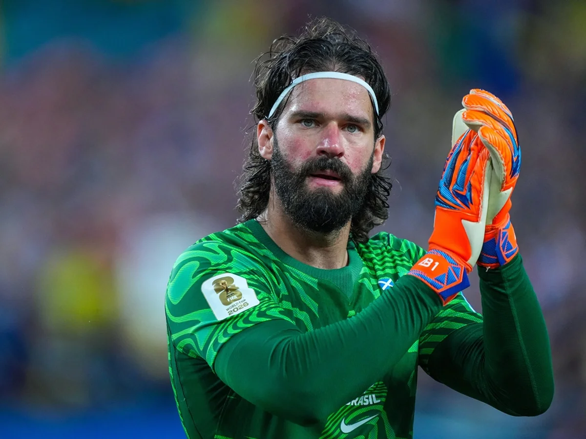 Com novos goleiros, Carlo Ancelotti revela que ainda conta com Alisson