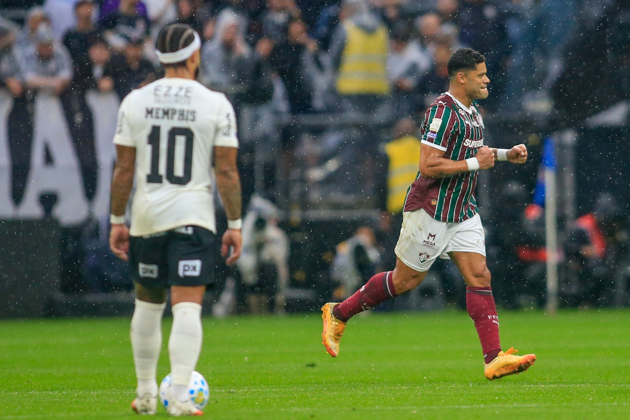 Fluminense vence em Itaquera, volta ao G4 e complica situação do Corinthians no Brasileirão