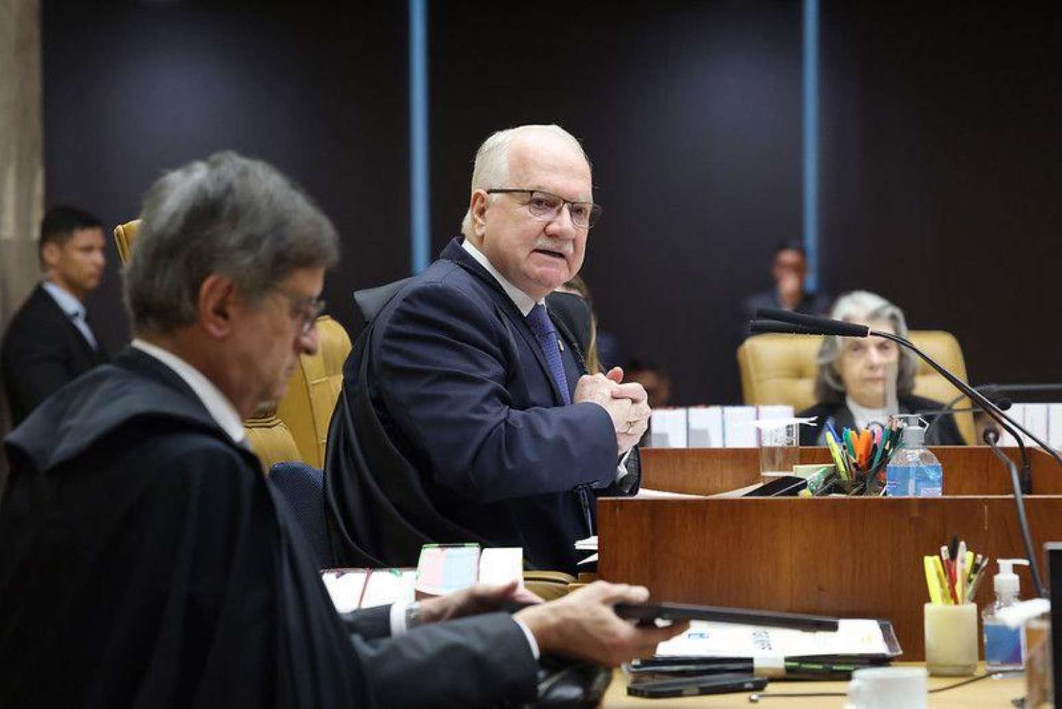 Edson Fachin durante sess&atilde;o do Supremo