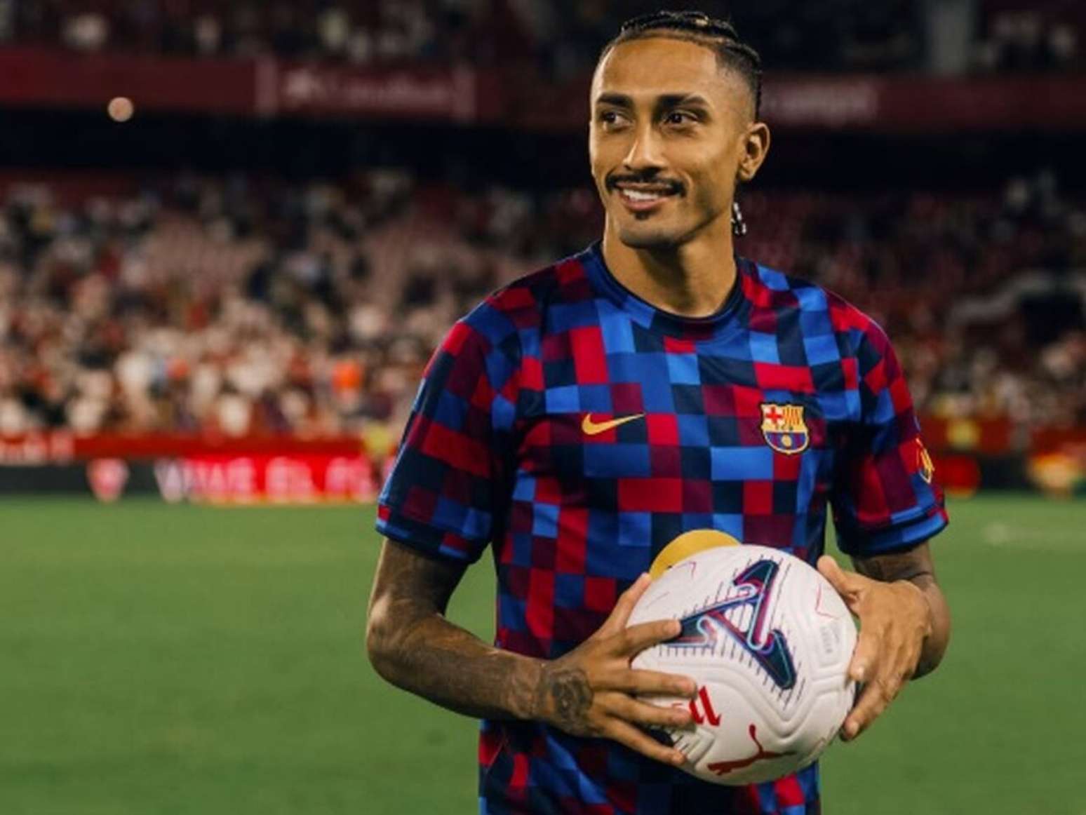 Raphinha &eacute; o artilheiro do Campeonato Espanhol com 12 gols &ndash;