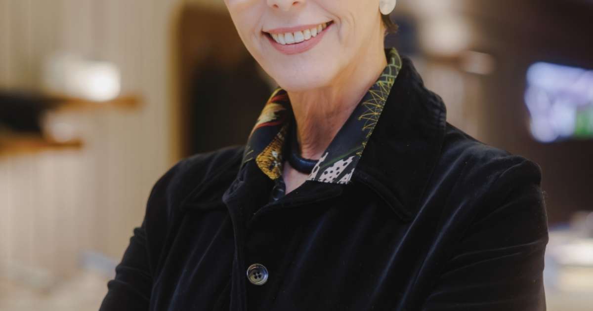 Lilian Pacce, especialista em moda: "Vejo esses closets de 200 metros quadrados e acho indecente porque a pessoa não tem nem tempo de vida para usar tudo aquilo. Acho que essa coisa de ter cada vez mais é insegurança"