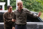 Após mudança, Meghan é vista em pub no Reino Unido com Ellen DeGeneres