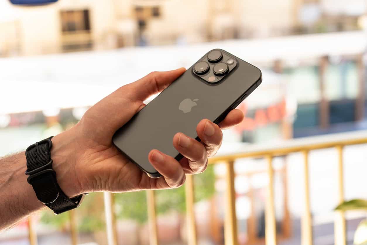 Apple iphone 16 pro titânio preto