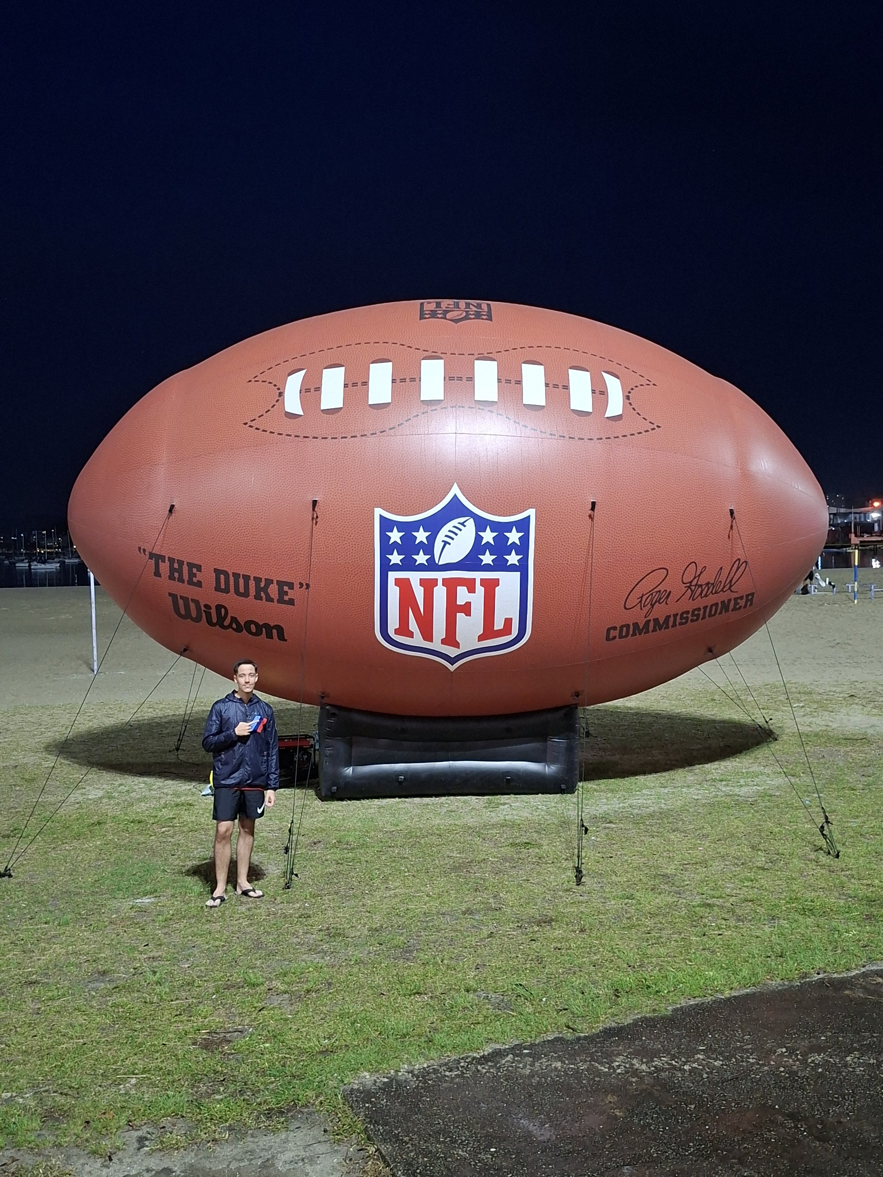Torcedor larga emprego e viaja 3,2 mil km para ver time da NFL jogar no Maracanã