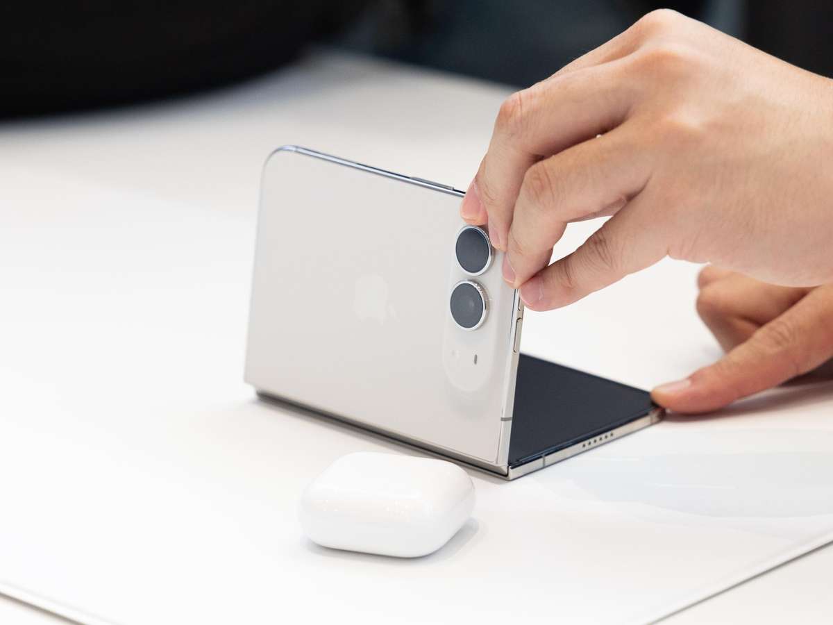 Apple lança iPhone dobrável Duo com preço a partir de R$ 10 mil
