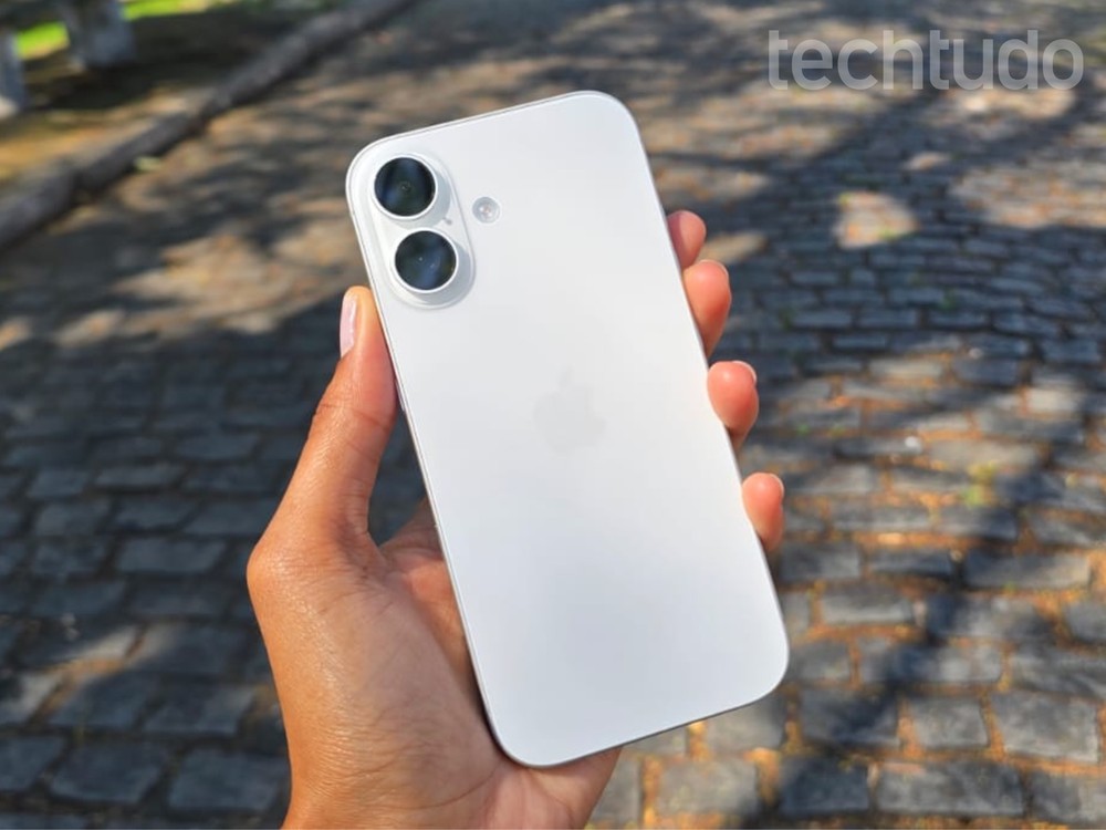 Sucessor do iPhone 17 deve ser apresentado pela Apple nos primeiros meses de 2027, seguindo uma possível mudança no calendário de lançamentos da marca — Foto: Brenda Santos/TechTudo