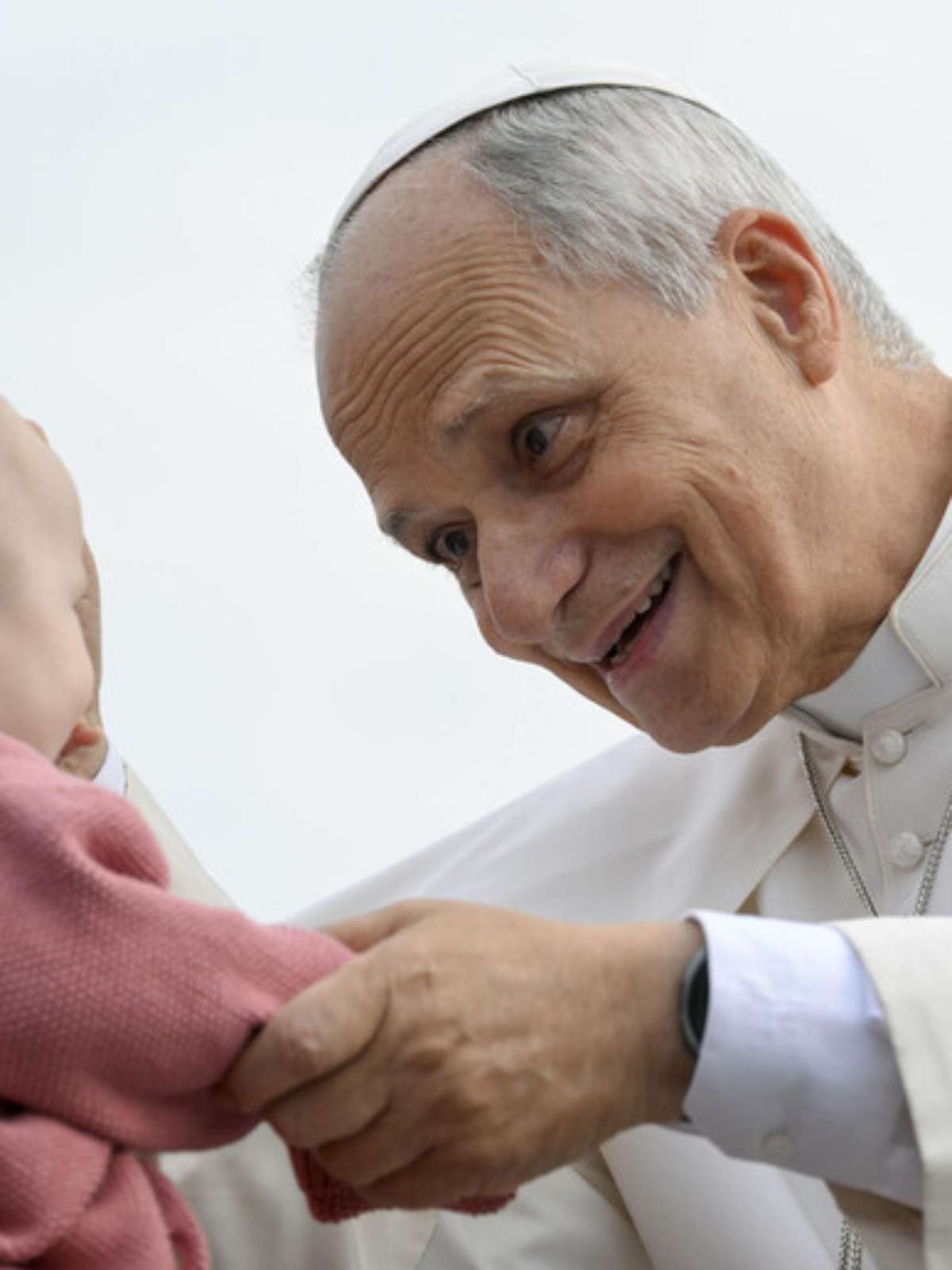 Papa deve ser internado na terça para retirar nódulo do pulmão, diz Vaticano