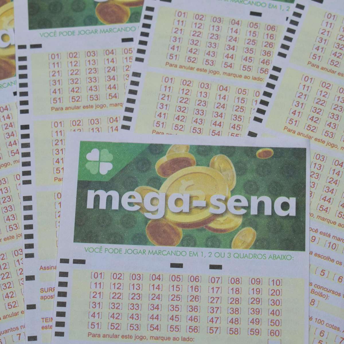 Mega-Sena acumula, e prêmio chega a R$ 300 milhões; veja números