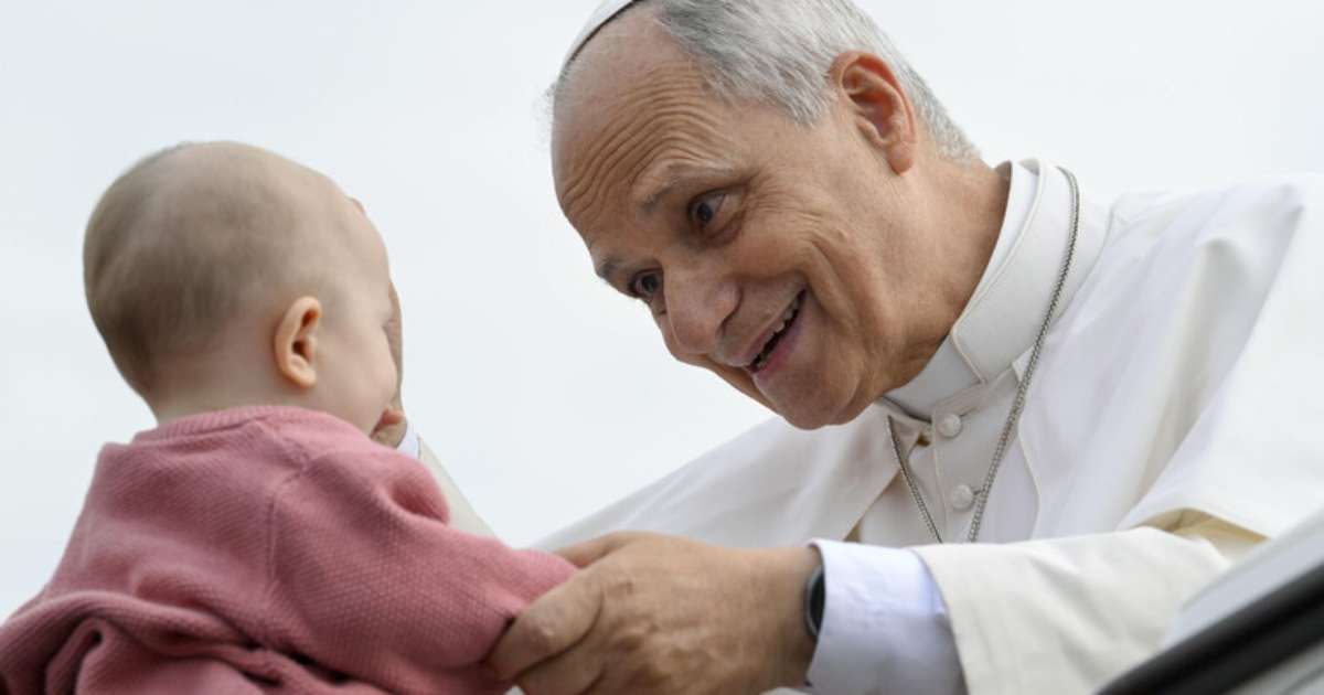 Papa deve ser internado na terça para retirar nódulo do pulmão, diz Vaticano