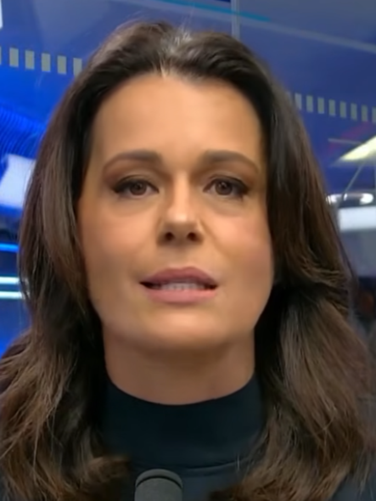 Âncora da Band se emociona ao criticar Eduarda Campopiano por fala sobre feminicídio