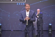 Flávio Bolsonaro e Lula