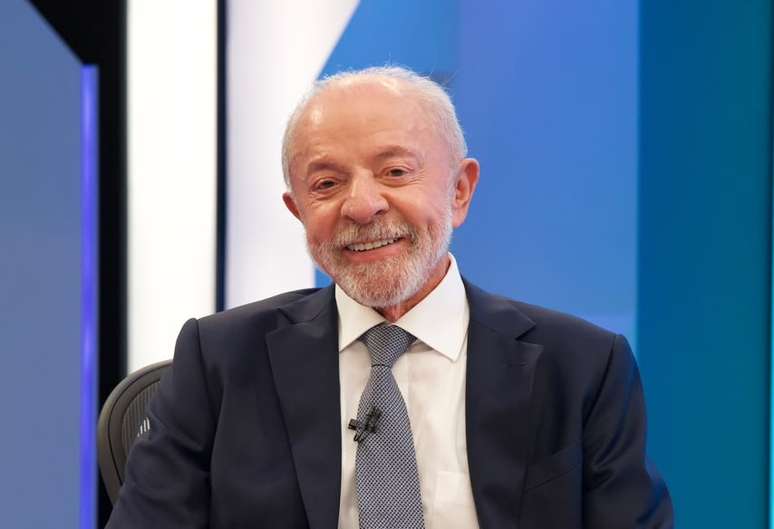 Na Globo, Lula dá opinião sobre redução da maioridade penal, defende soberania nacional e faz mea-culpa sobre resultados do governo