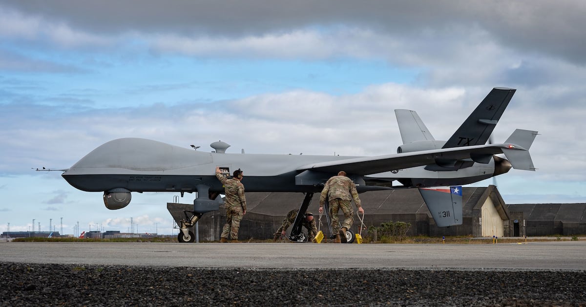 EUA perderam ou sofreram danos em 81 aeronaves militares no valor de até R$ 16 bilhões na guerra contra o Irã, diz relatório