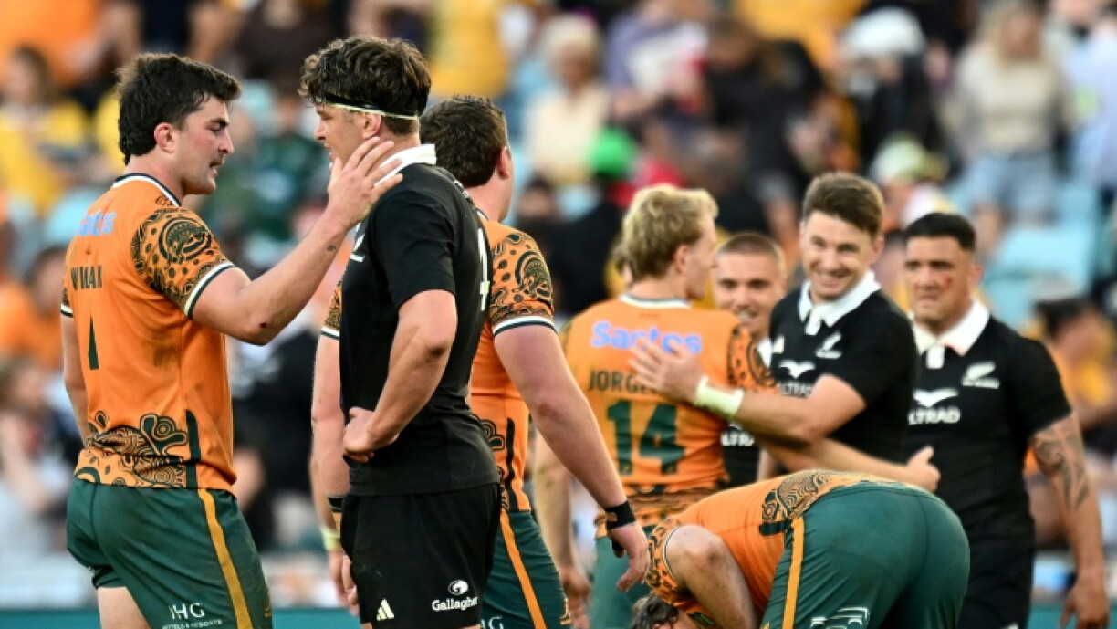 O técnico dos Wallabies, Kiss, chama a mais recente derrota para os All Blacks de 'inaceitável'