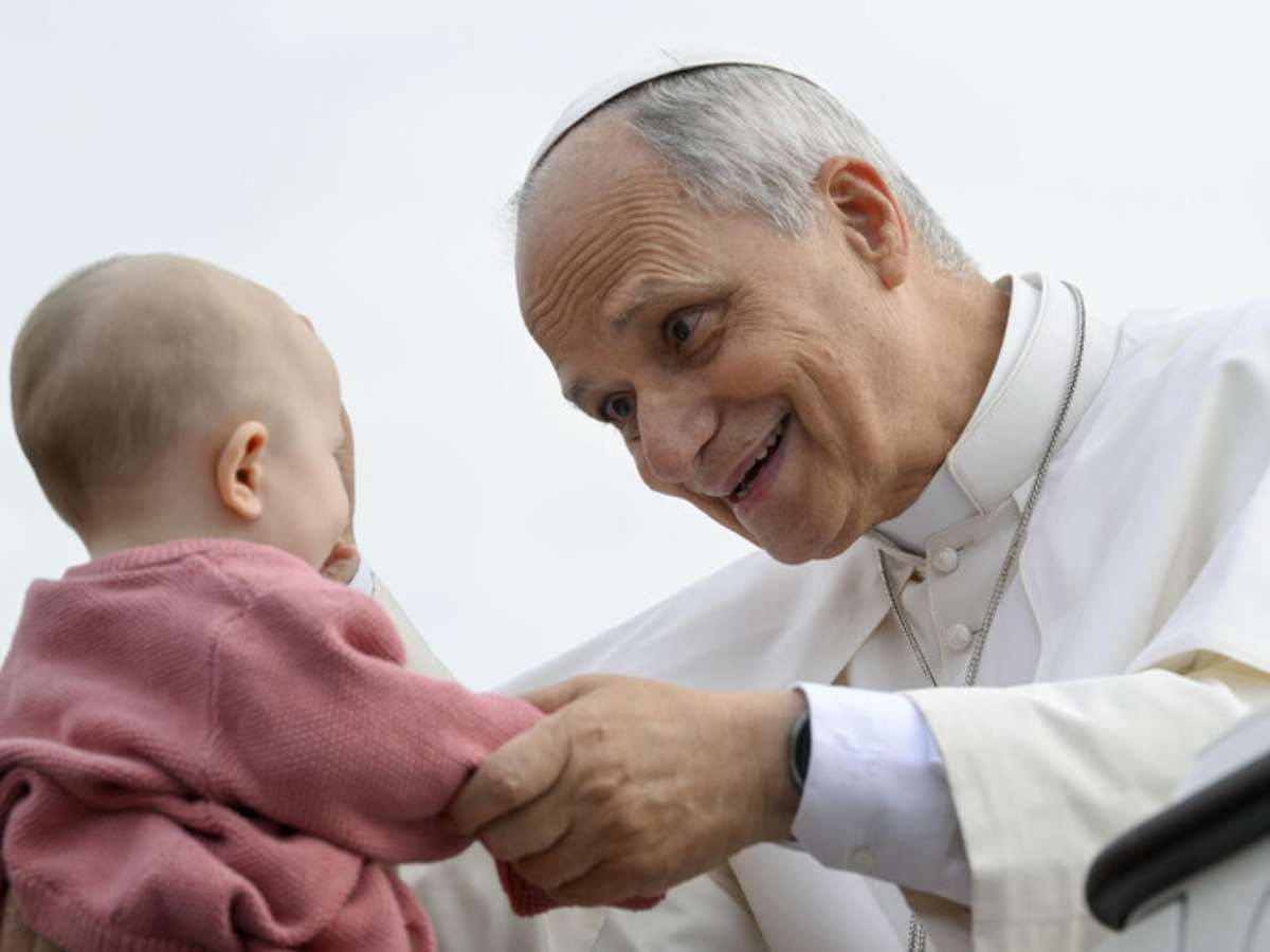 Papa deve ser internado na terça para retirar nódulo do pulmão, diz Vaticano