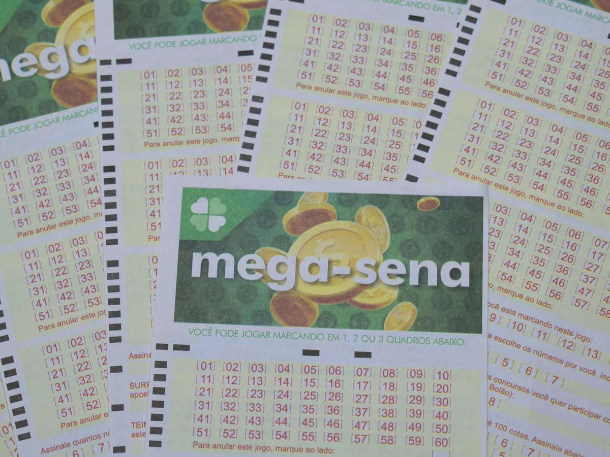 Mega-Sena acumula, e prêmio chega a R$ 300 milhões; veja números