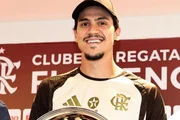 Pedro, do Flamengo, é cobrado a deixar casa no Rio