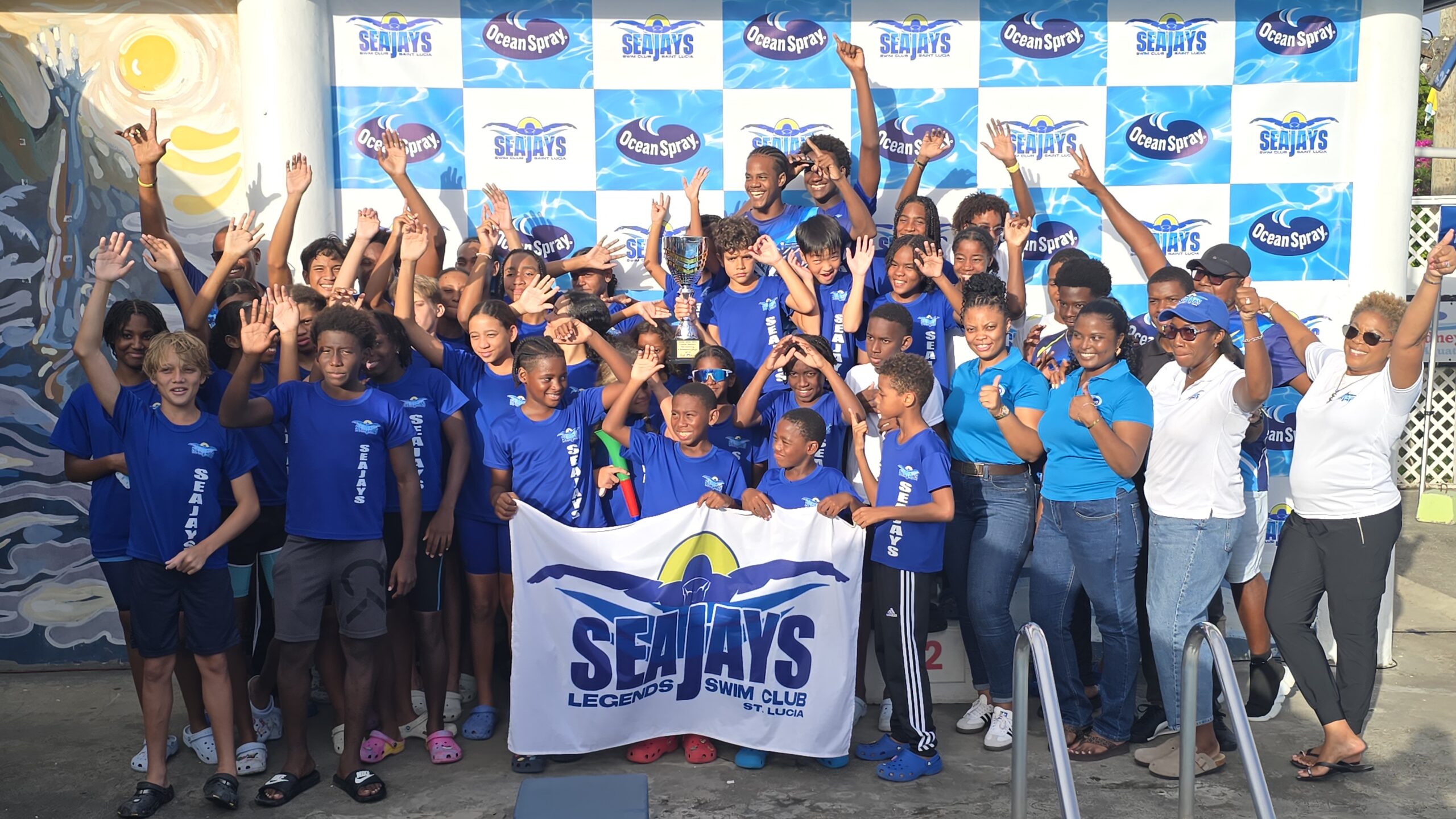 Os registros caem enquanto os Sea Jays dominam os Campeonatos Nacionais de Natação