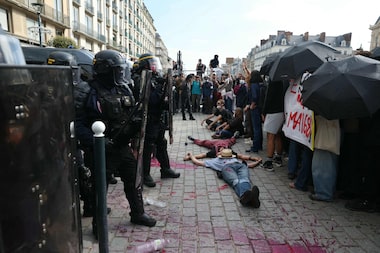 França tem dia nacional de protestos e atos estudantis se multiplicam pelo país